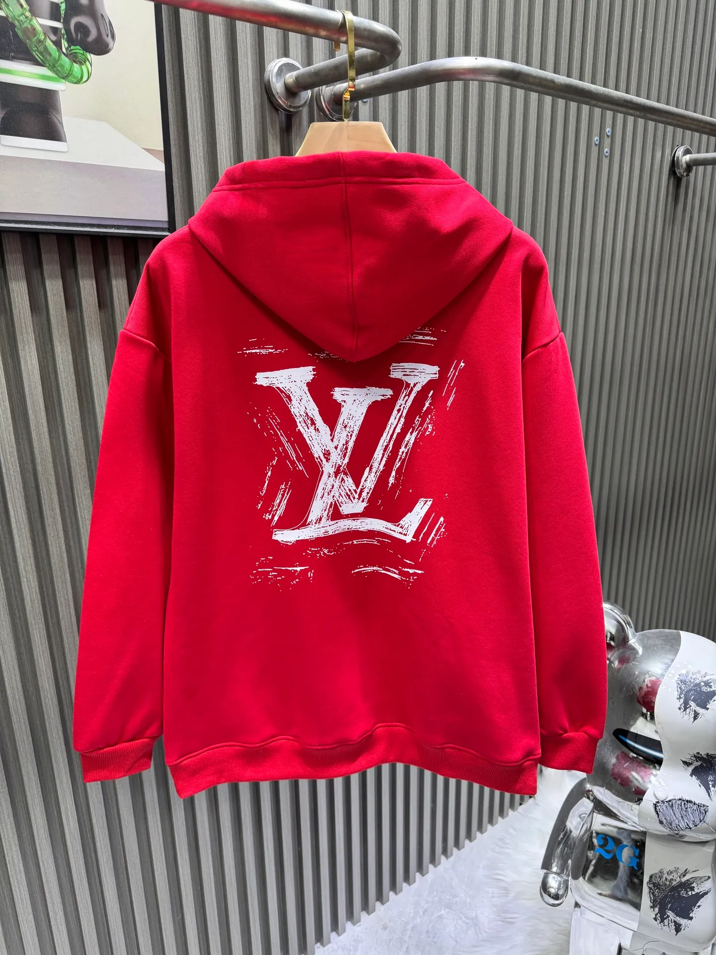 🅿️280 Louis Vuitton 1*v25 new autumn and winter new donkey brand series hooded pullover sweatshirt 400g pure cotton➕silver fox velvet The font of this sweatshirt is designed by the trend designer VERD, which adds a touch of casualness and free style. The classic combination of solid color sweatshirts. The neat corridor shape shows the minimalist style. Many trend stars interpret the upper body. Simple and comfortable street feeling. The stacking of sweatshirts + shirts will never go out of style. The comfort of a classic fit and the soft, lightweight non-brushed fabric make it super comfortable to wear.
